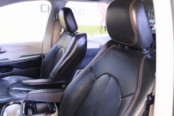 Used 2020 Chrysler Voyager Lxi image 21