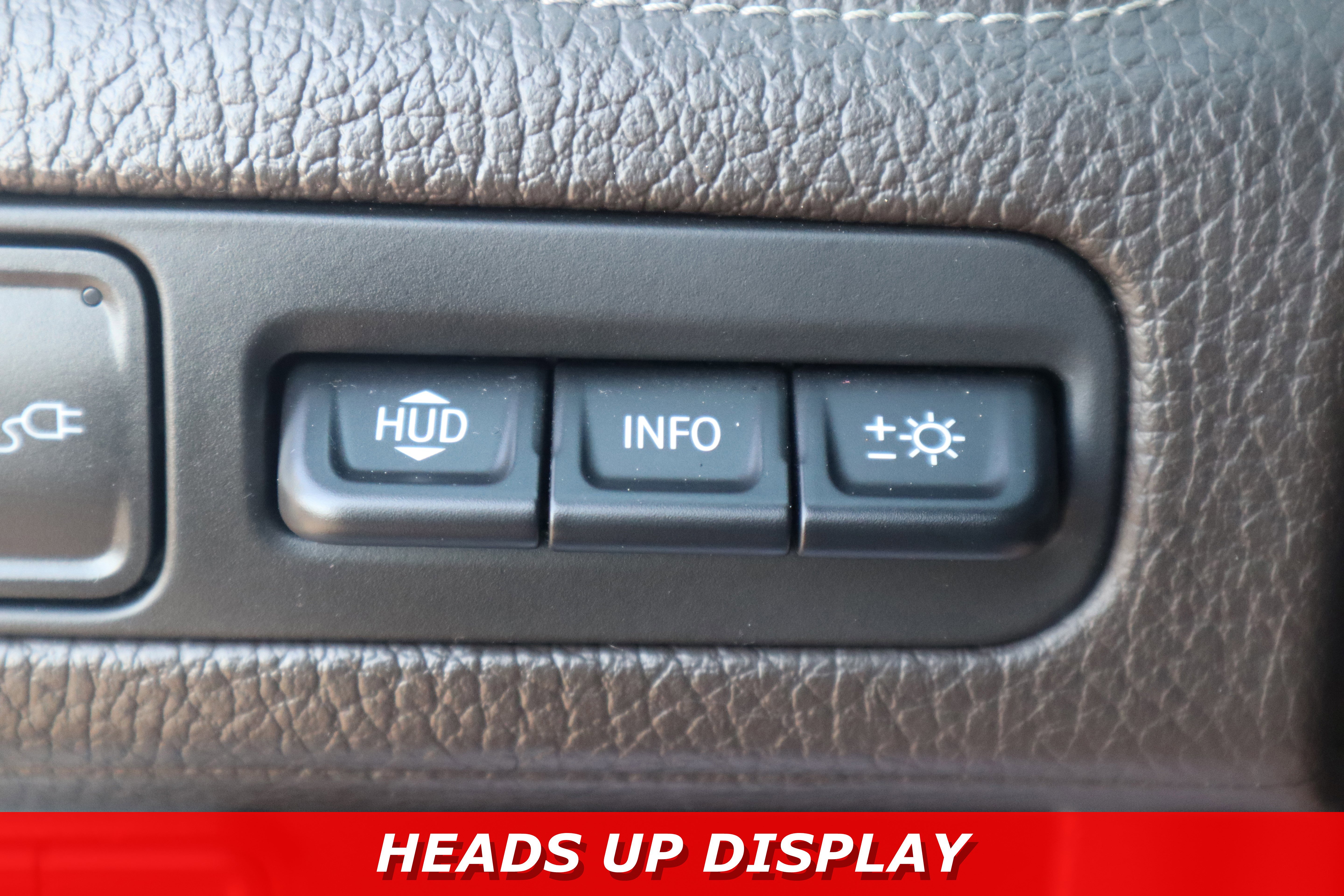 Used 2021 GMC Yukon Denali w/ Denali Premium Package image 32