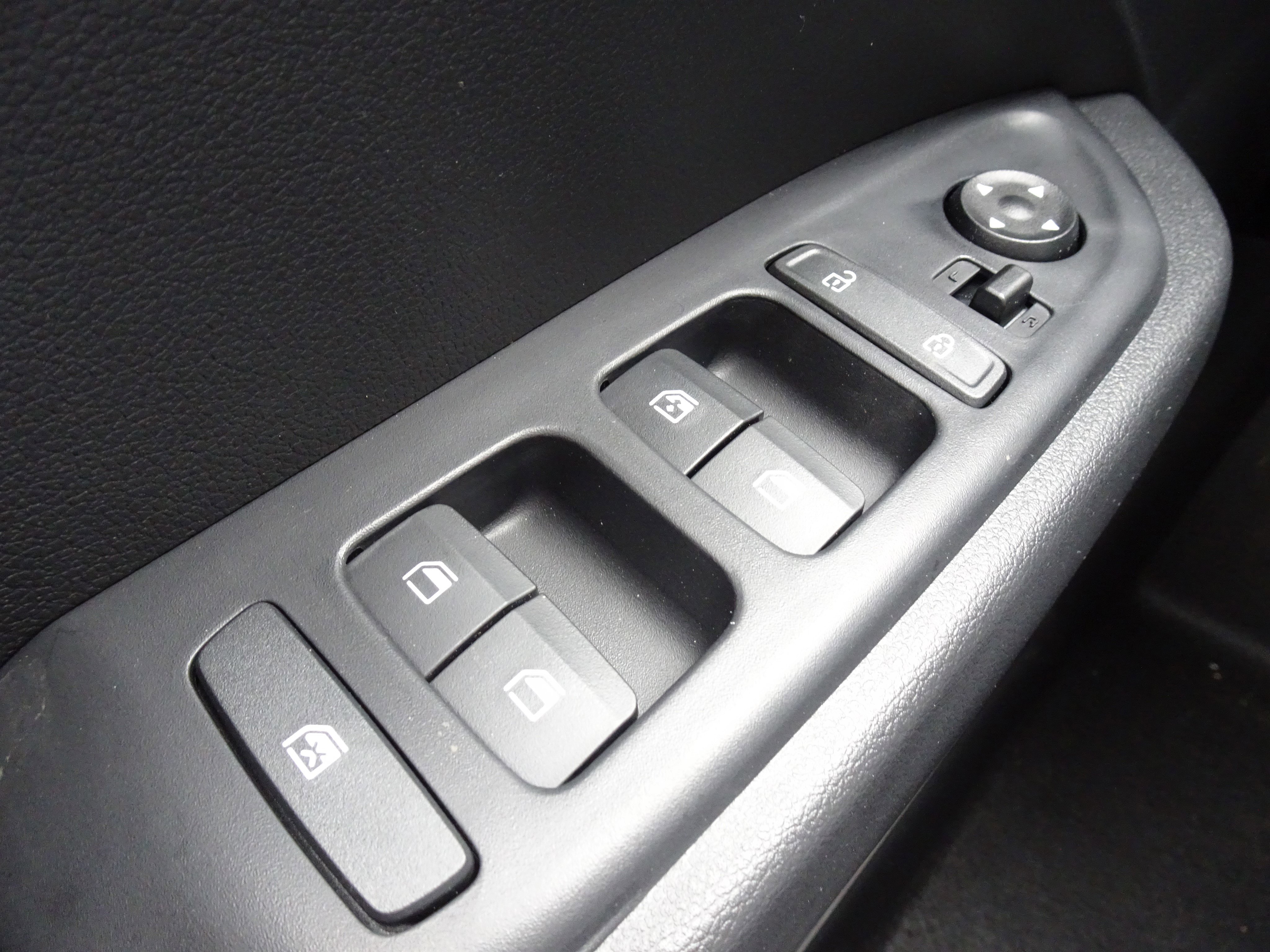 New 2026 Hyundai Venue SEL image 19