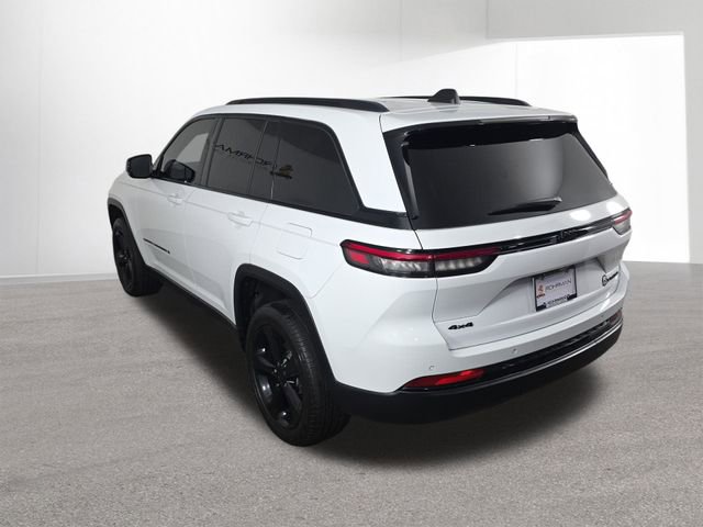 Used 2024 Jeep Grand Cherokee Limited w/ Black Appearance Package image 36