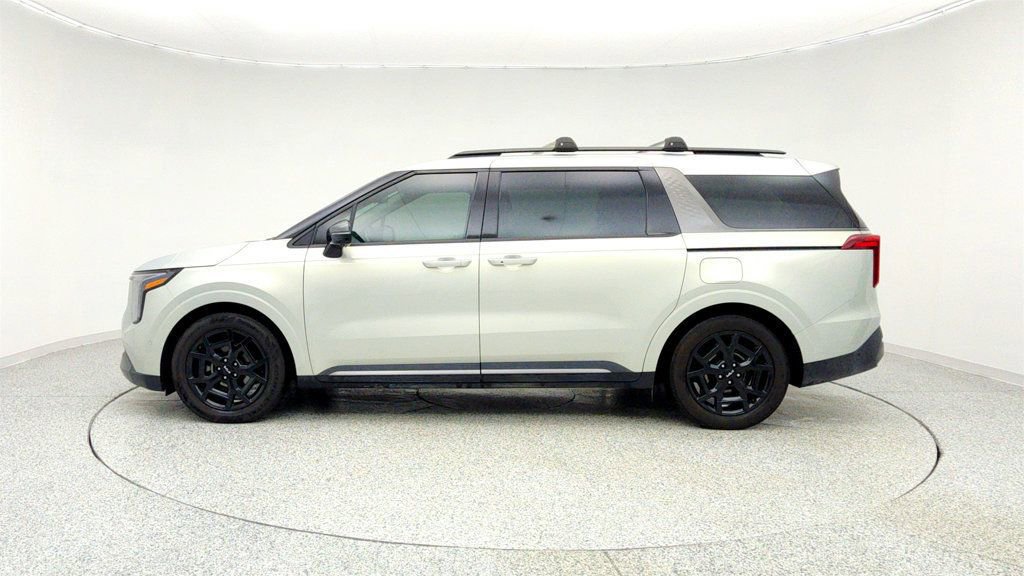 Used 2025 Kia Carnival SX Prestige image 8