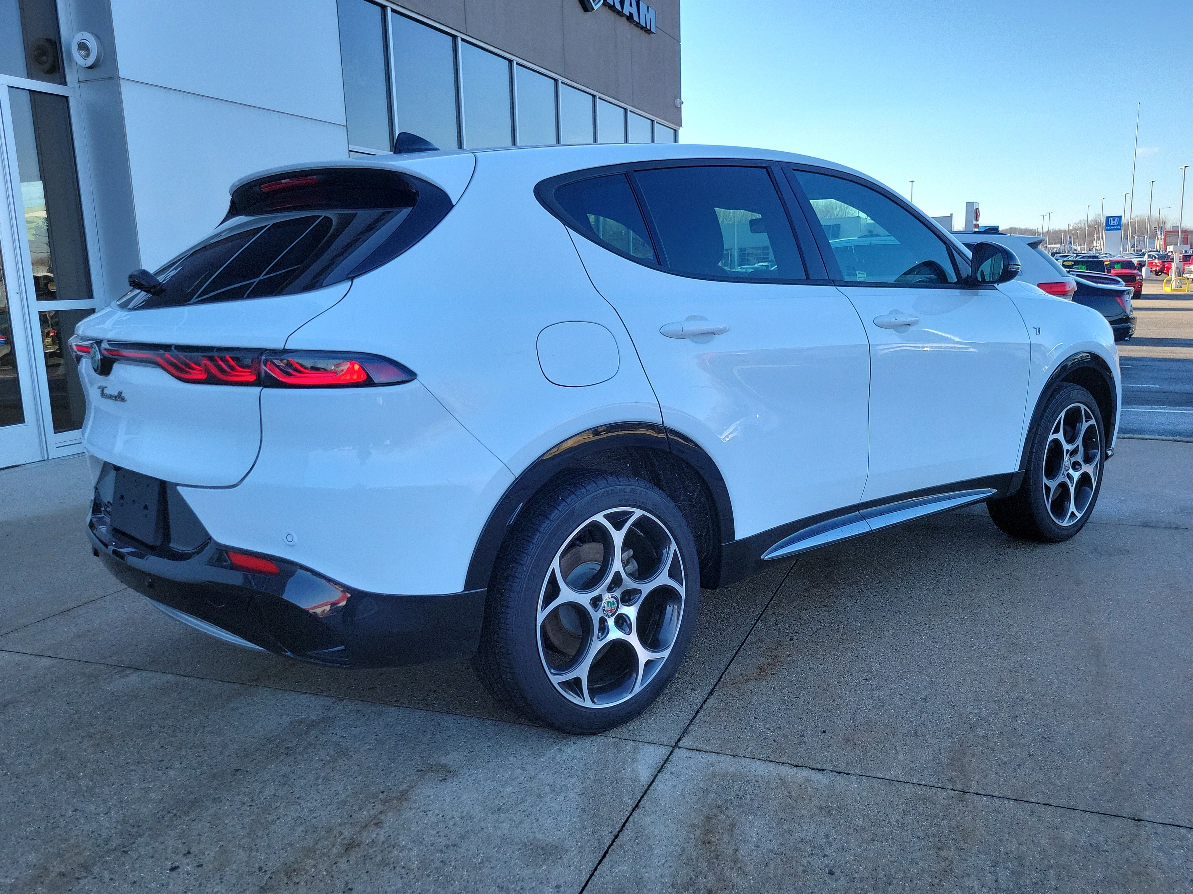 Used 2024 Alfa Romeo Tonale Ti image 4