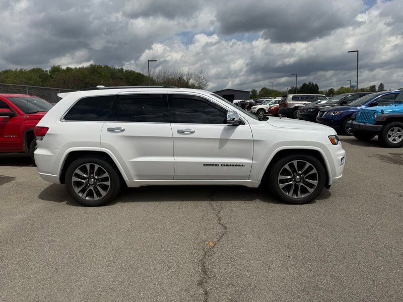 Used 2017 Jeep Grand Cherokee Overland AWD/4WD image 3