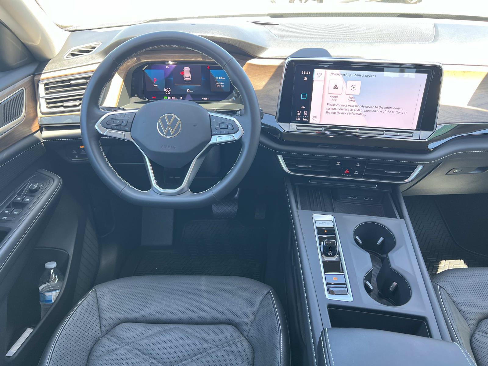 Certified 2025 Volkswagen Atlas SE FWD image 7
