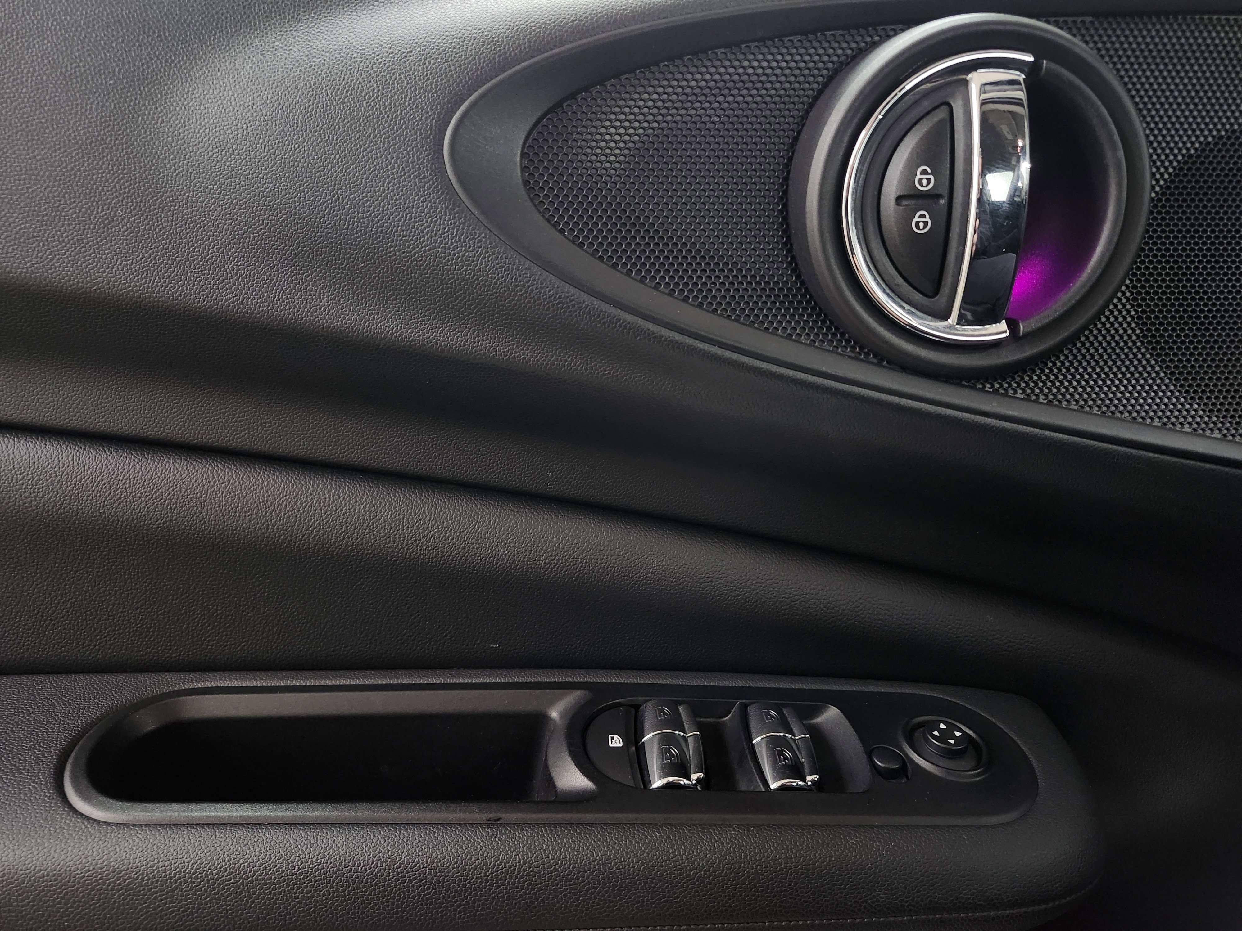 Used 2017 MINI Cooper Clubman ALL4 image 15