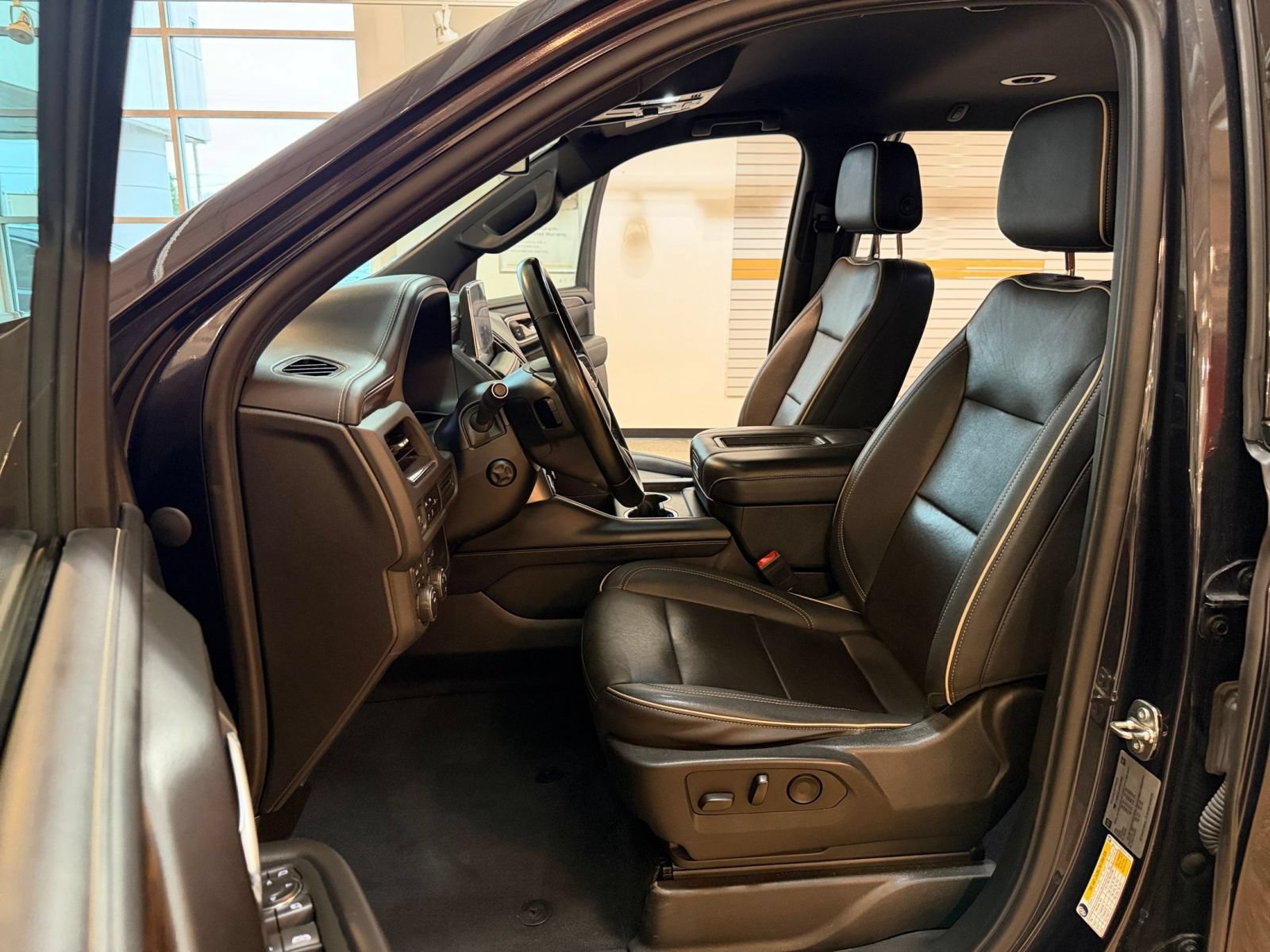 Used 2023 Chevrolet Suburban Premier AWD/4WD image 27