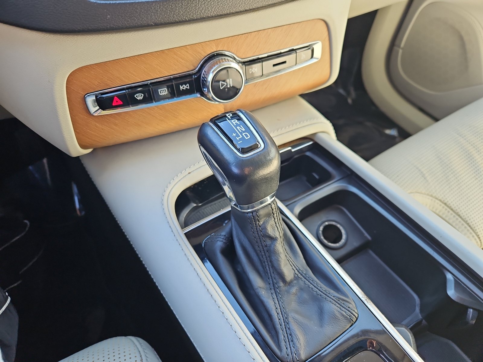 Used 2019 Volvo XC90 T6 Inscription AWD/4WD image 24