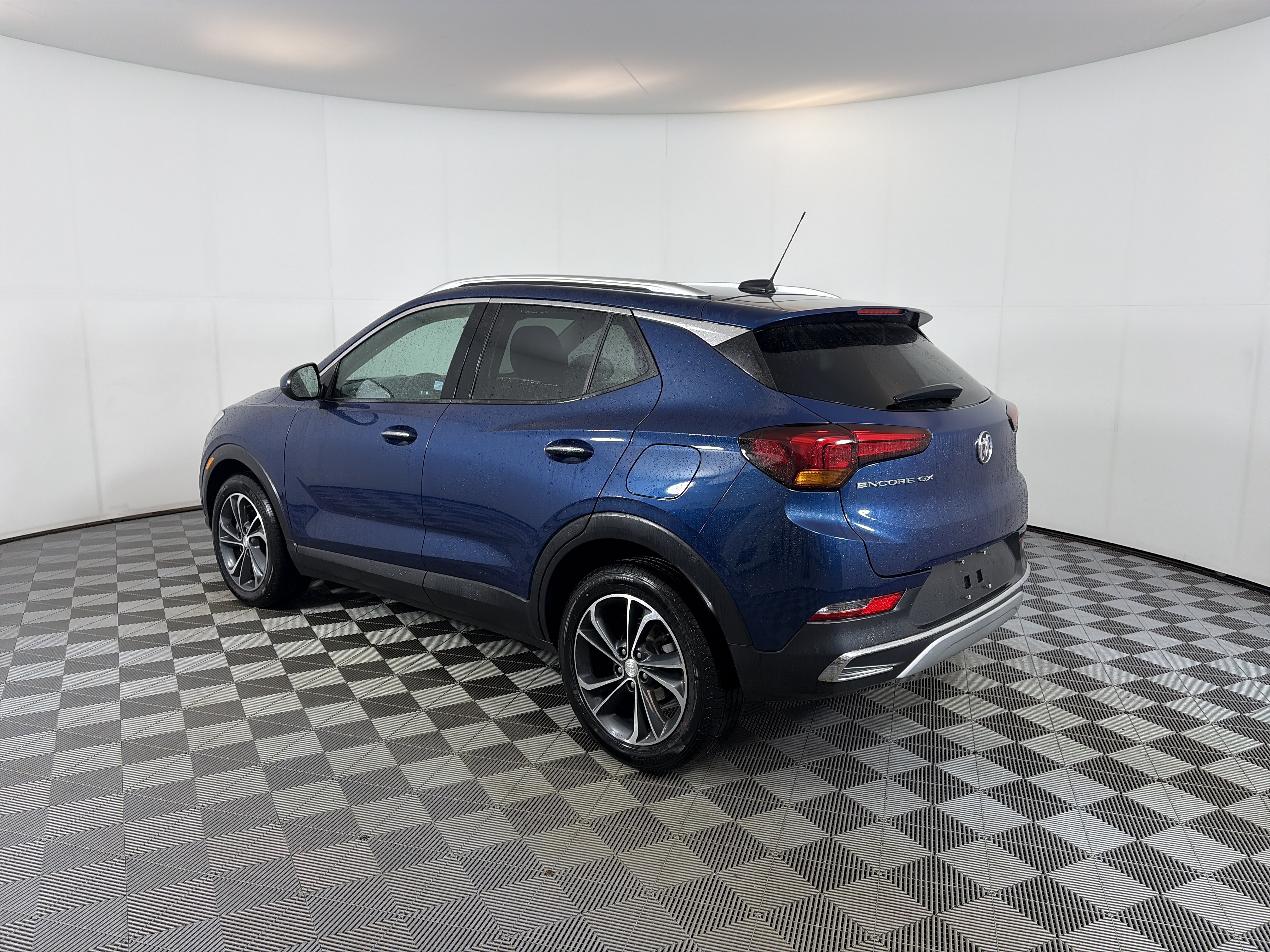 Used 2020 Buick Encore GX Essence FWD image 8