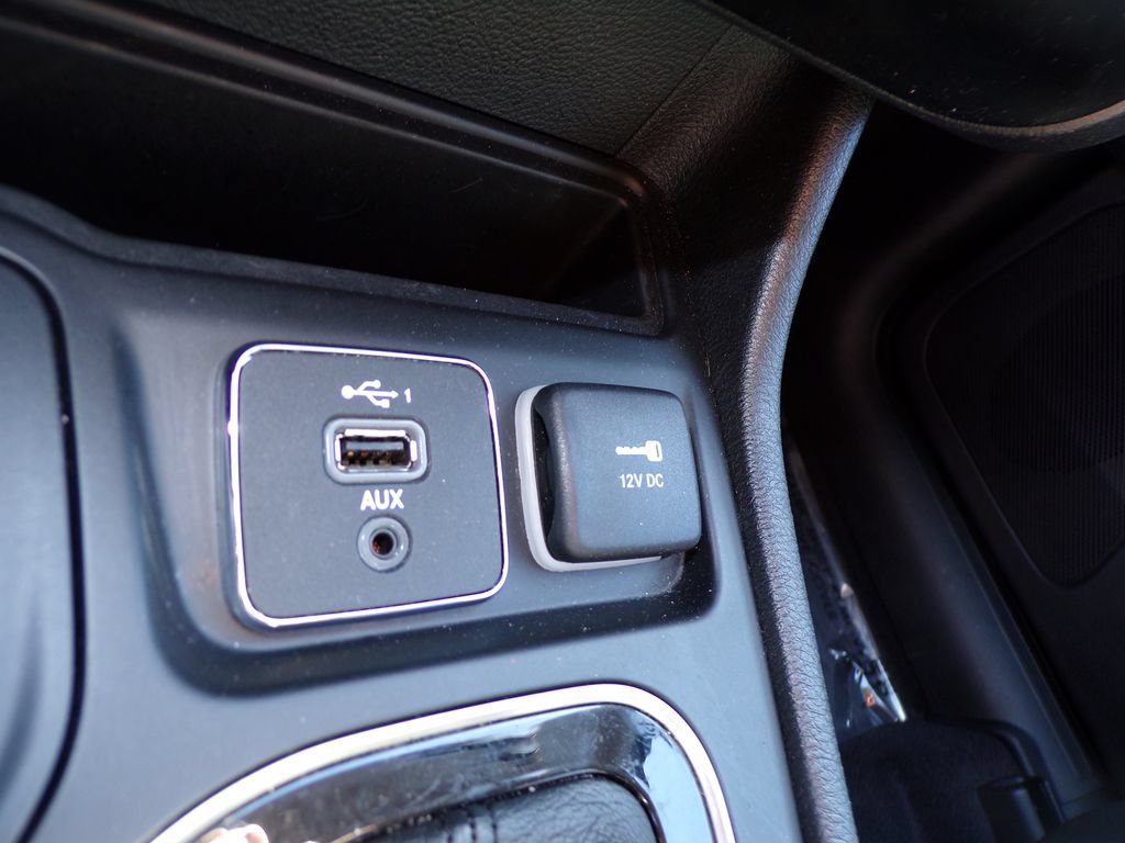 Certified 2023 Jeep Cherokee Altitude Lux AWD/4WD image 21