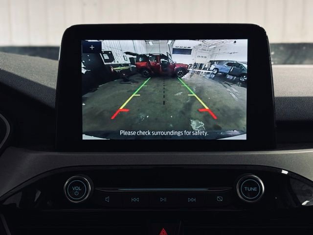 Used 2022 Ford Escape SE image 32