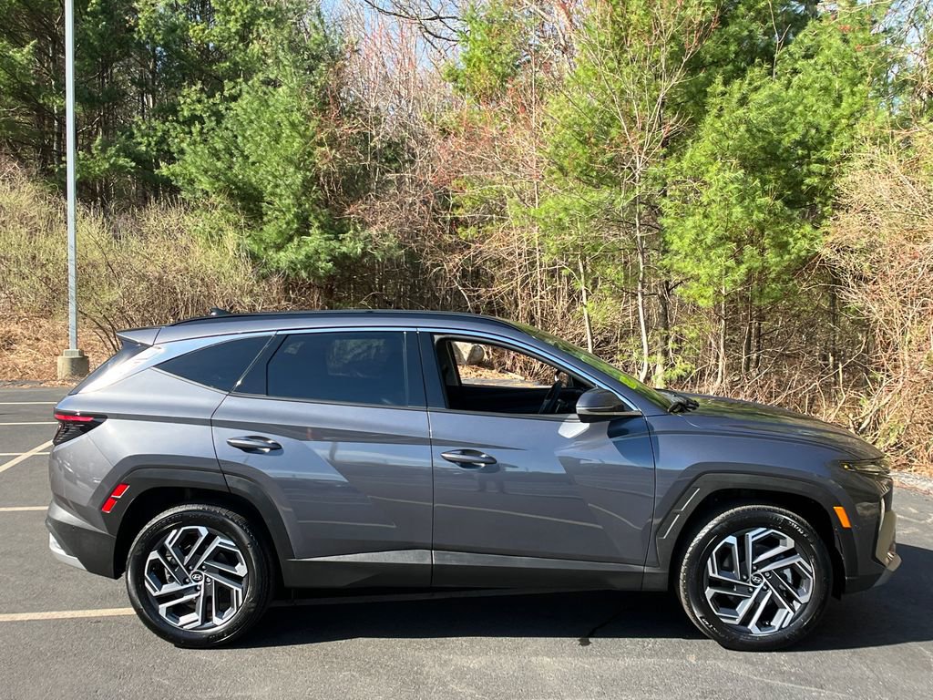 Used 2025 Hyundai Tucson Limited image 6
