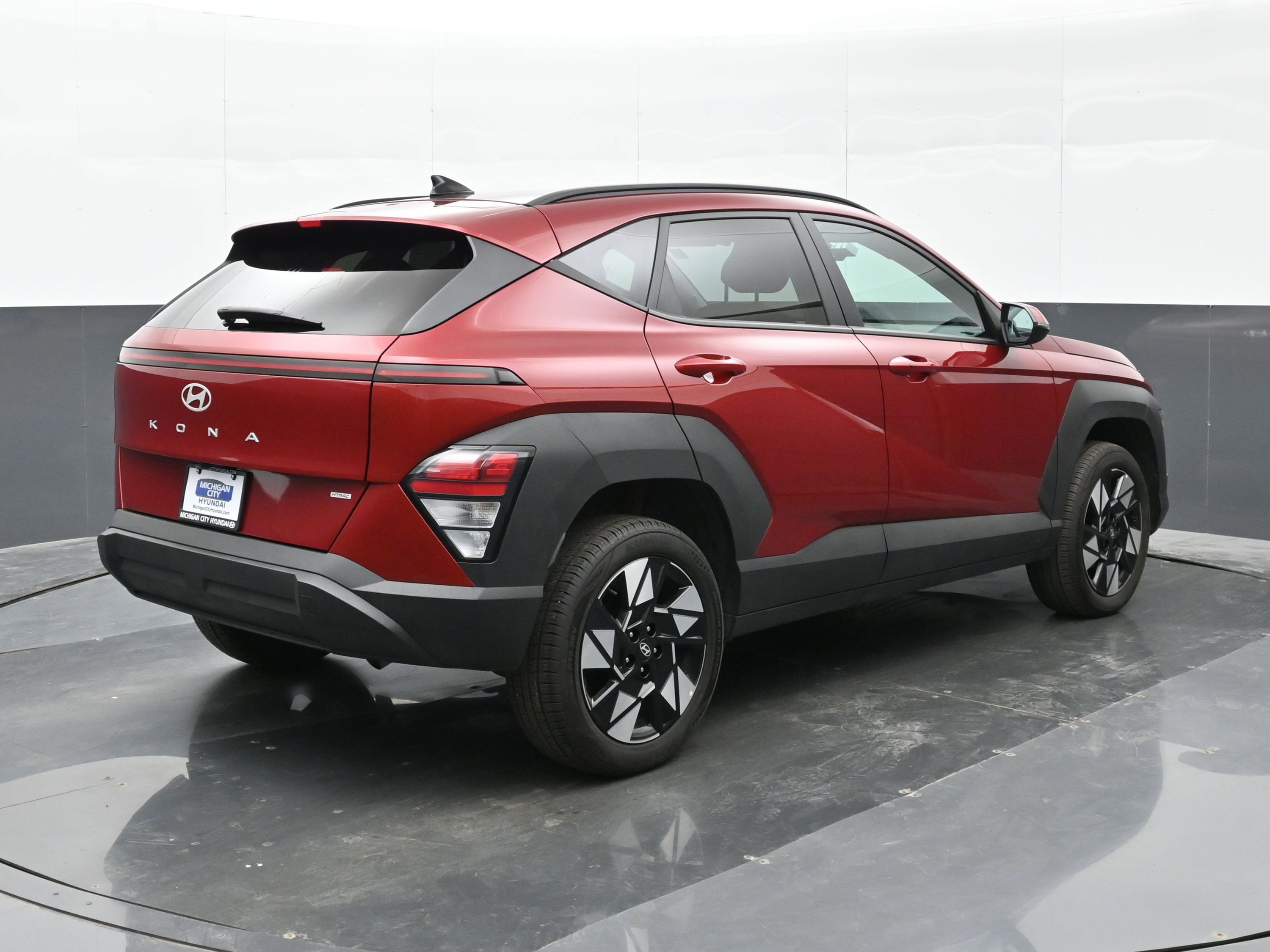 Certified 2025 Hyundai Kona SEL image 8