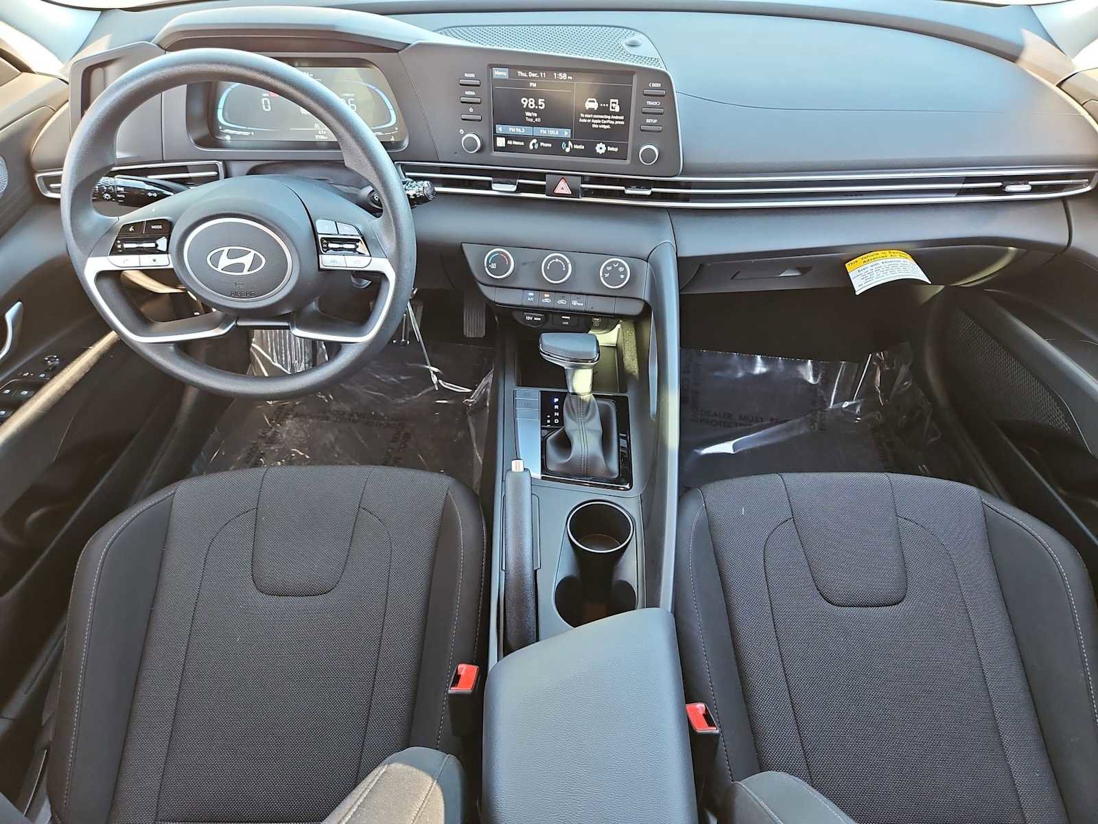 Certified 2025 Hyundai Elantra SE image 15