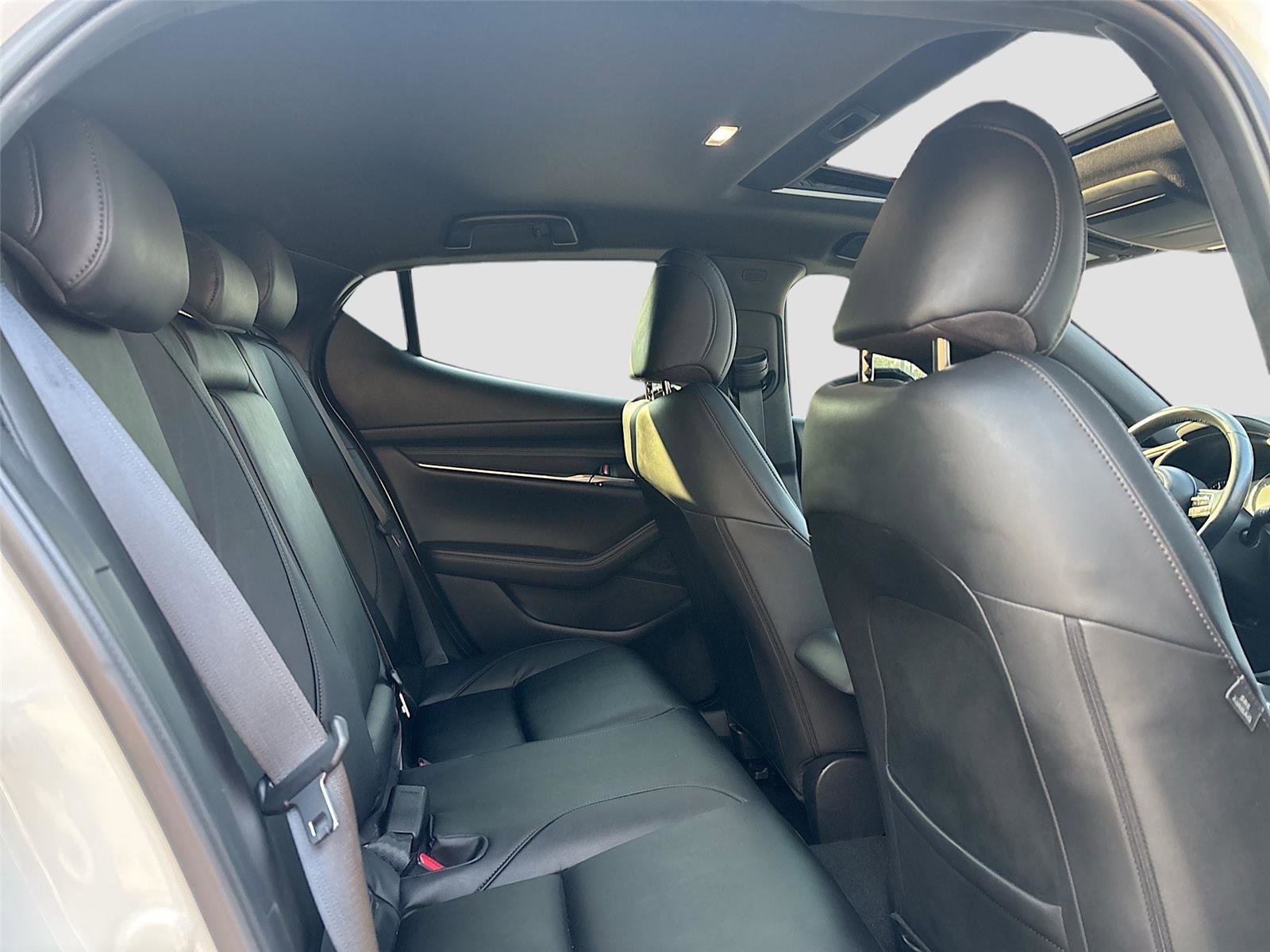 Used 2023 MAZDA MAZDA3 s image 30