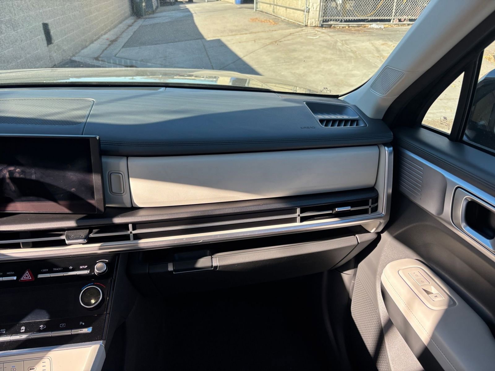 Used 2025 Hyundai Santa Fe SEL image 36