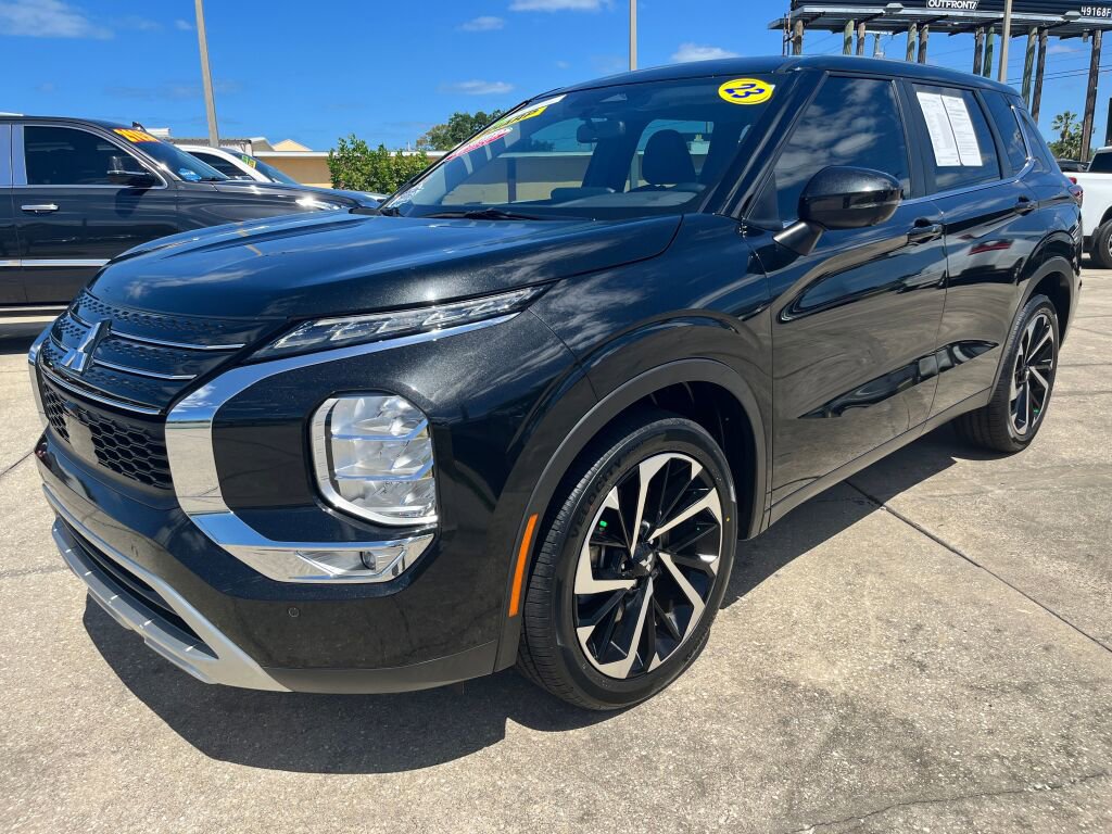 Used 2023 Mitsubishi Outlander SE image 8