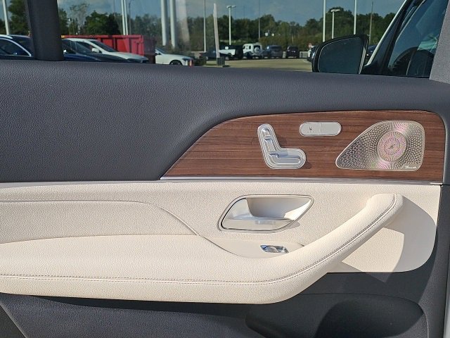 New 2026 Mercedes-Benz GLS 450 4MATIC image 16