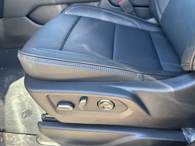 New 2026 GMC Yukon XL Denali w/ Denali Reserve Package image 14