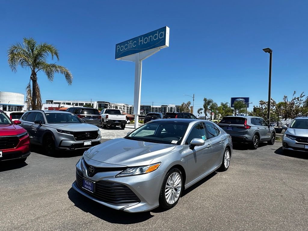 Used 2019 Toyota Camry XLE w/ Driver Assist Package FWD image 2