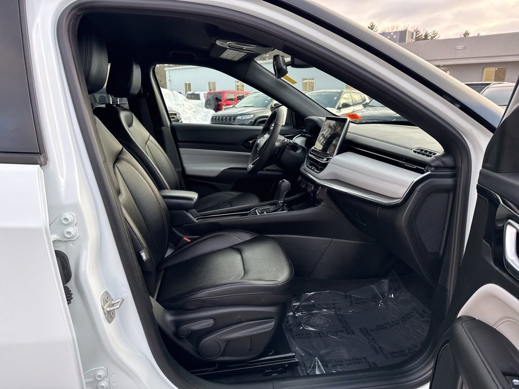 Used 2024 Jeep Compass Limited image 26