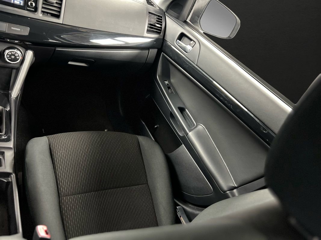 Used 2017 Mitsubishi Lancer ES image 12