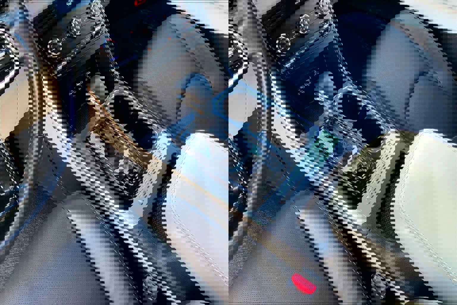 Used 2022 Kia Carnival LX image 16