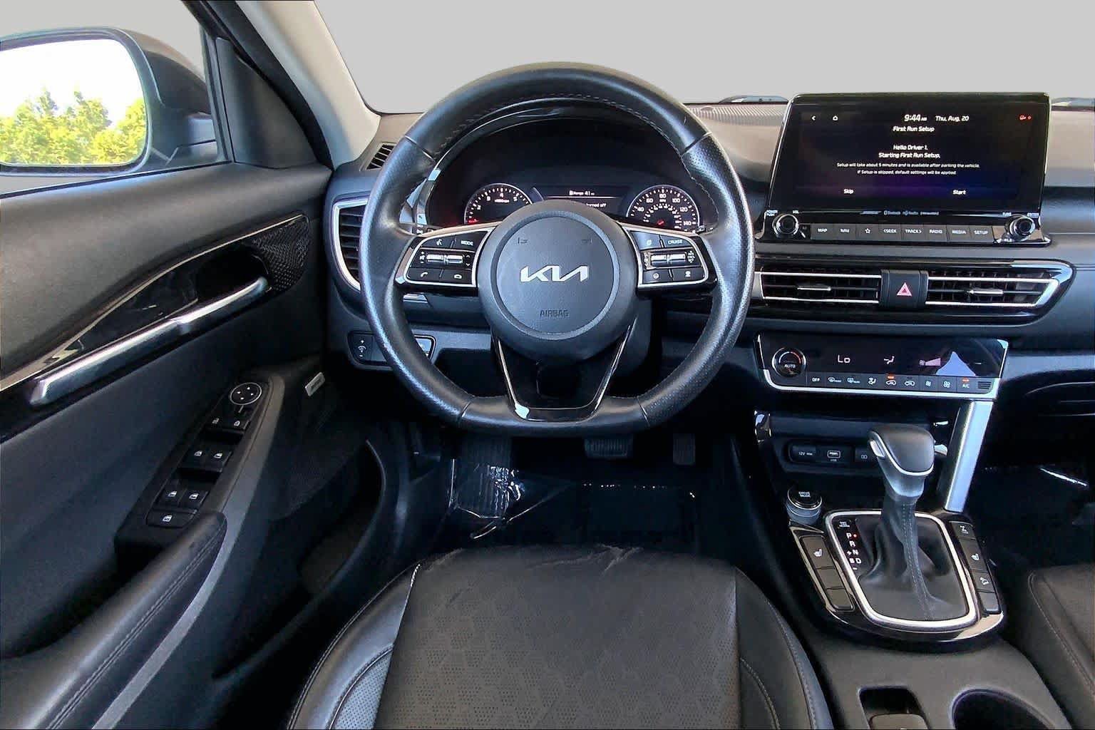 Used 2023 Kia Seltos SX w/ SX Sunroof Package AWD/4WD image 6