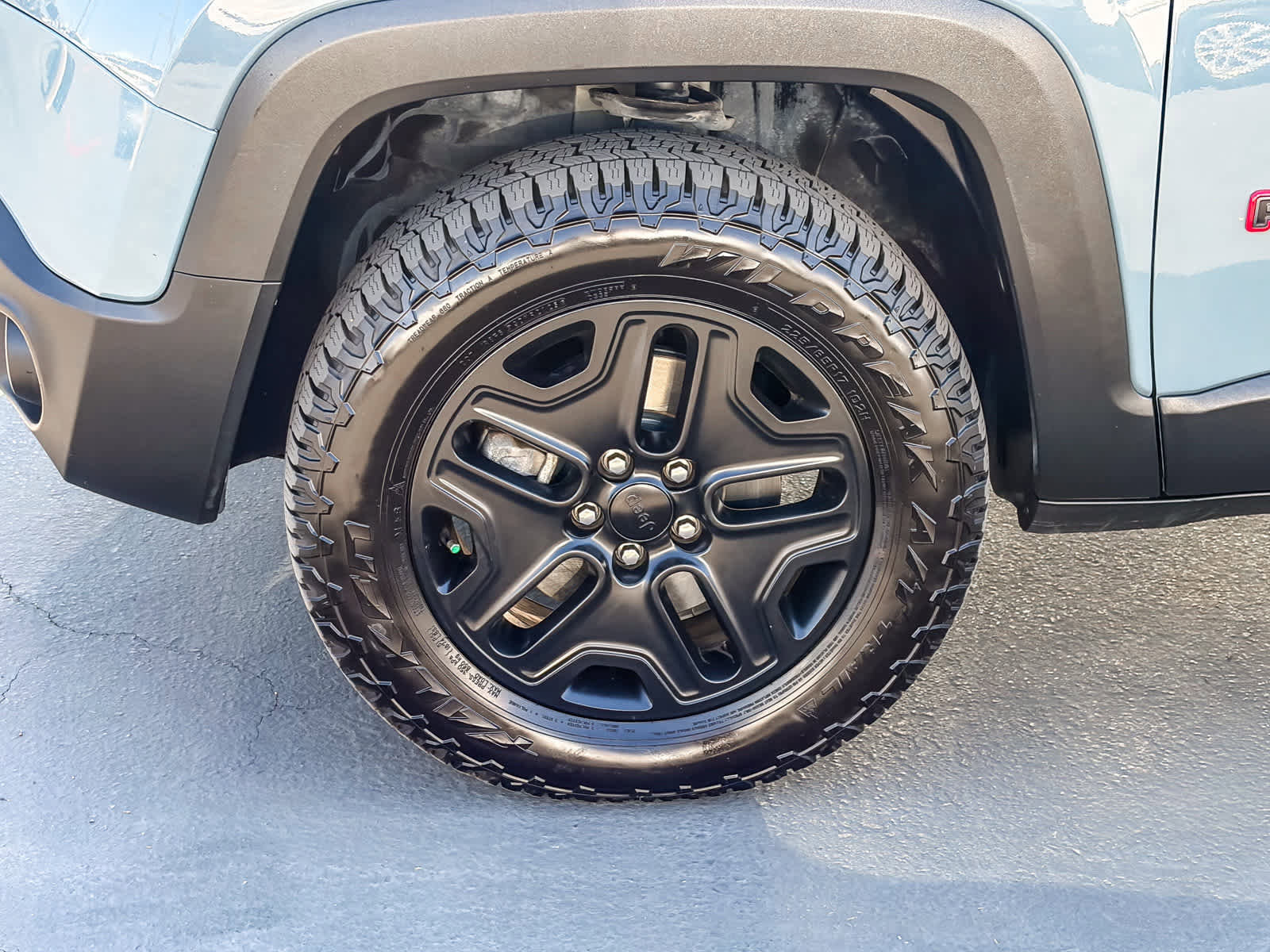 Used 2018 Jeep Renegade Trailhawk w/ Cold Weather Group II image 9