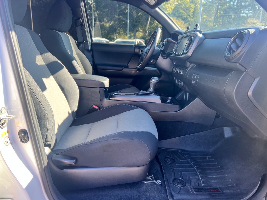 Used 2020 Toyota Tacoma TRD Off-Road AWD/4WD image 17
