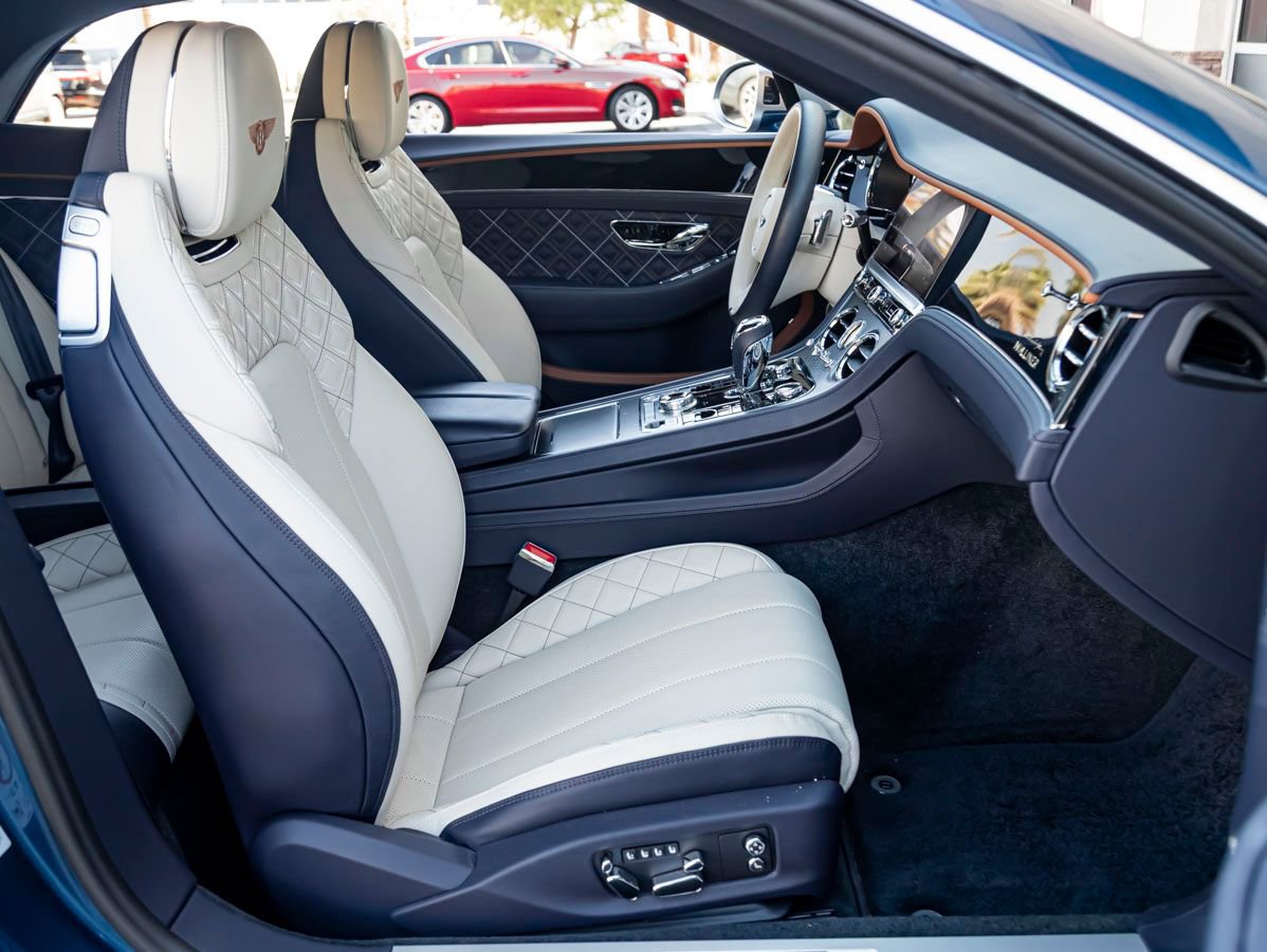 Used 2024 Bentley Continental GT Mulliner AWD/4WD image 2