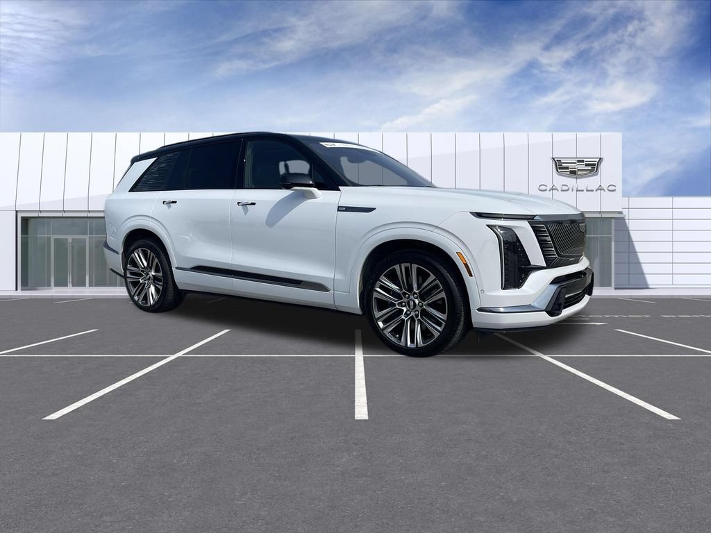 Certified 2026 Cadillac Vistiq Luxury w/ LPO, Floor Liner Package AWD/4WD image 2