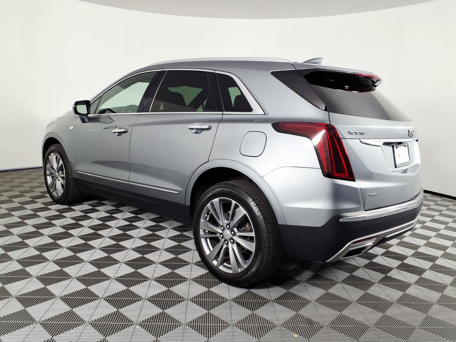 Certified 2023 Cadillac XT5 Premium Luxury AWD/4WD image 6