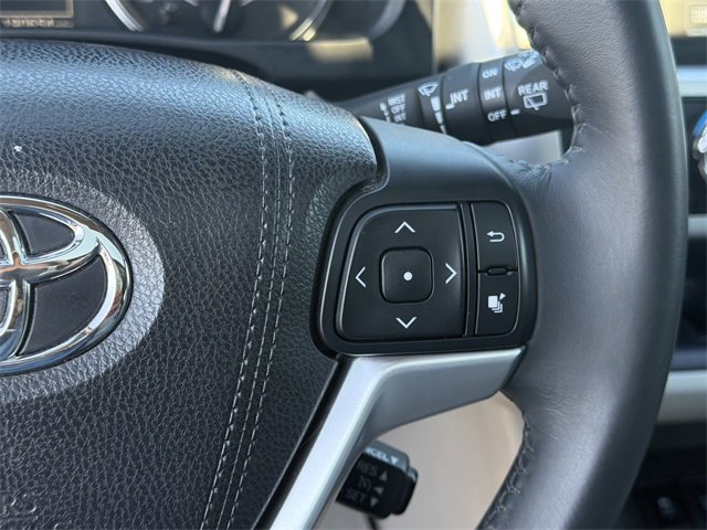 Used 2016 Toyota Highlander Limited image 27