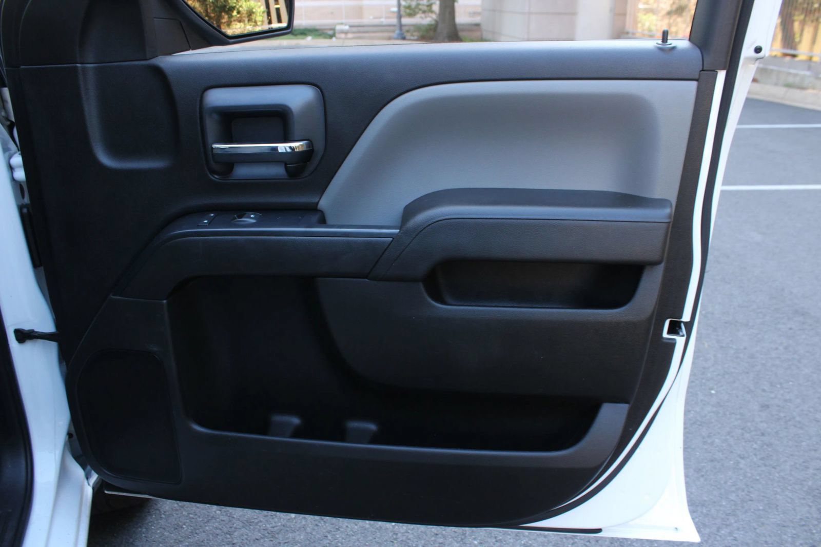 Used 2018 Chevrolet Silverado 1500 Custom RWD image 22