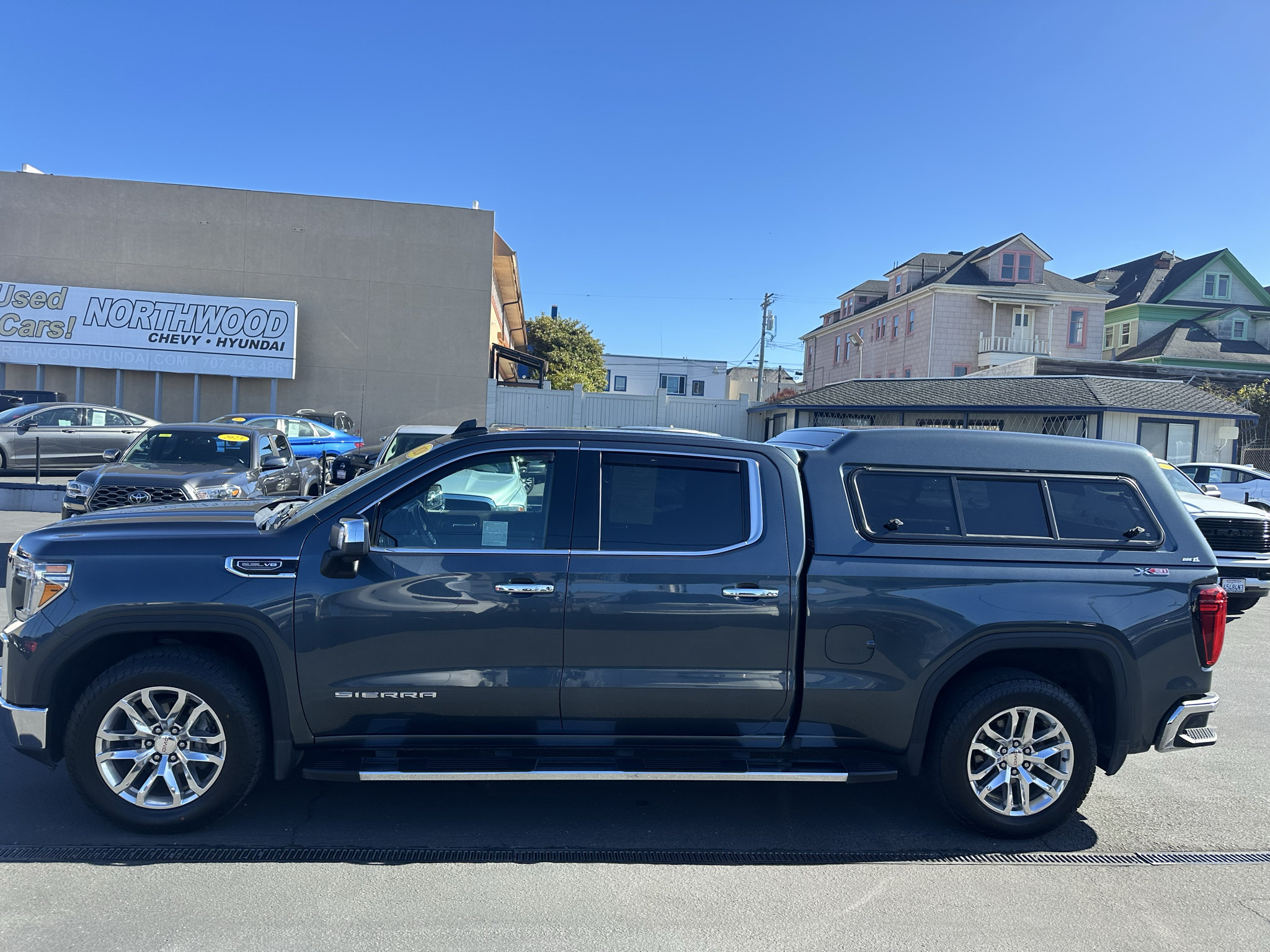 Used 2020 GMC Sierra 1500 SLT w/ SLT Premium Package AWD/4WD image 2