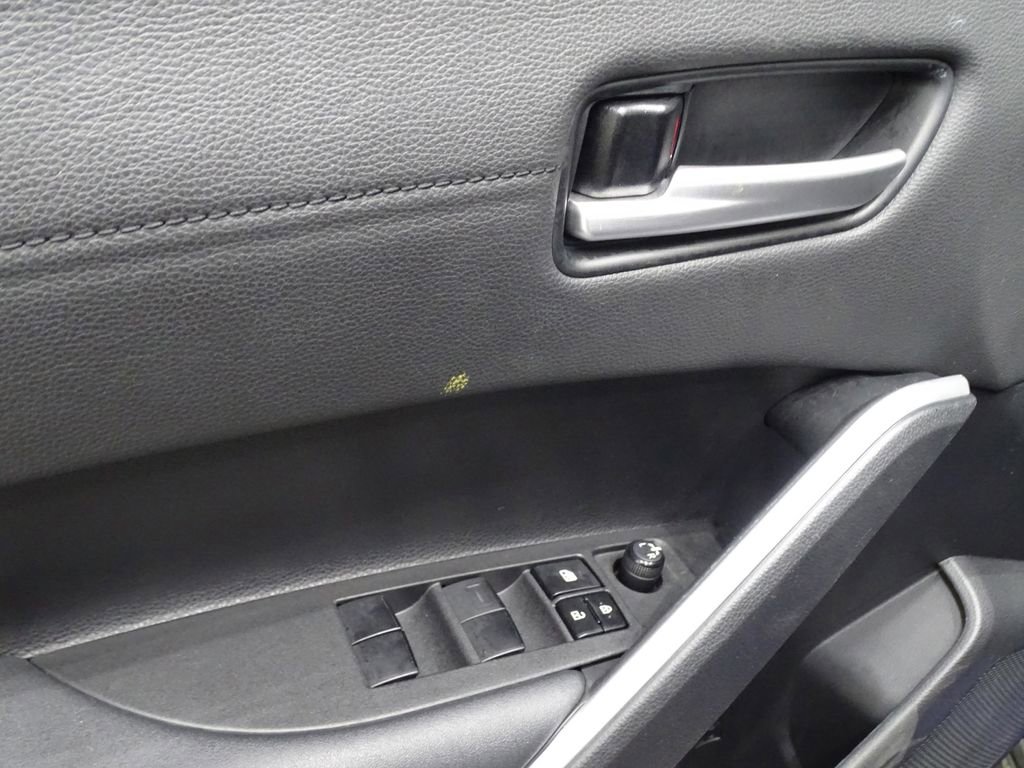 Used 2022 Toyota Corolla Cross XLE image 16