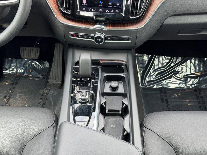 Certified 2023 Volvo XC60 B5 Plus w/ Climate Package AWD/4WD image 15