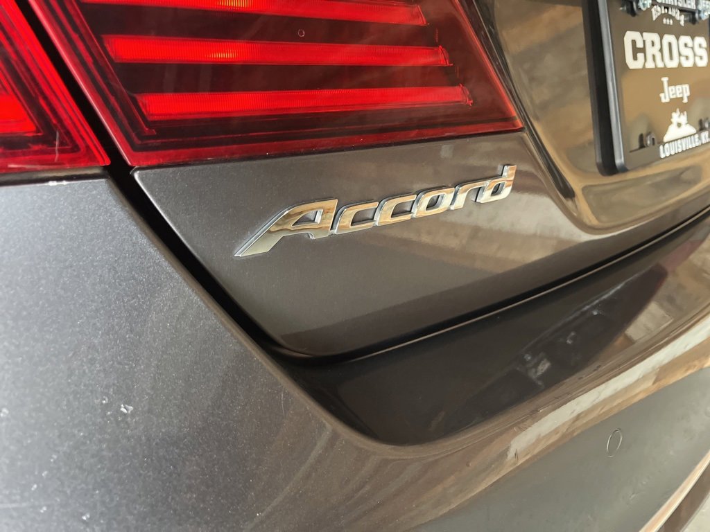 Used 2017 Honda Accord Touring image 19