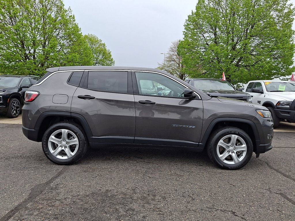 Used 2023 Jeep Compass Sport AWD/4WD image 10
