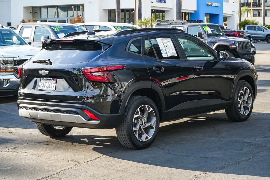 Used 2025 Chevrolet Trax LT w/ Driver Confidence Package FWD image 6