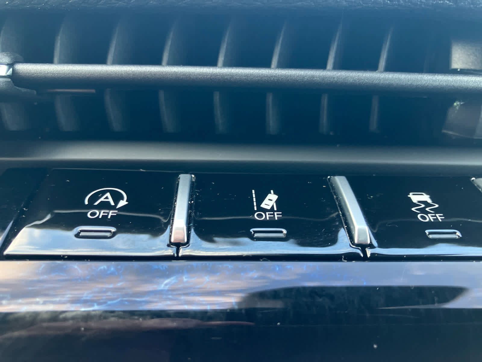 Used 2025 Jeep Grand Cherokee L Limited w/ Luxury Tech Group II image 24