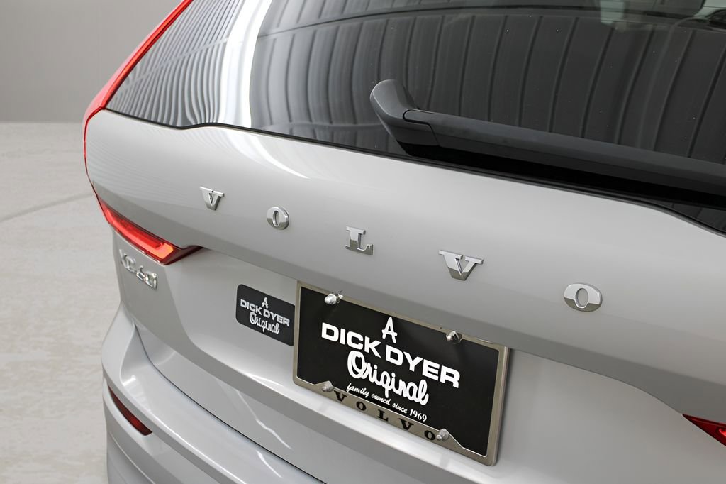 Used 2023 Volvo XC60 B5 Core w/ Climate Package AWD/4WD image 45