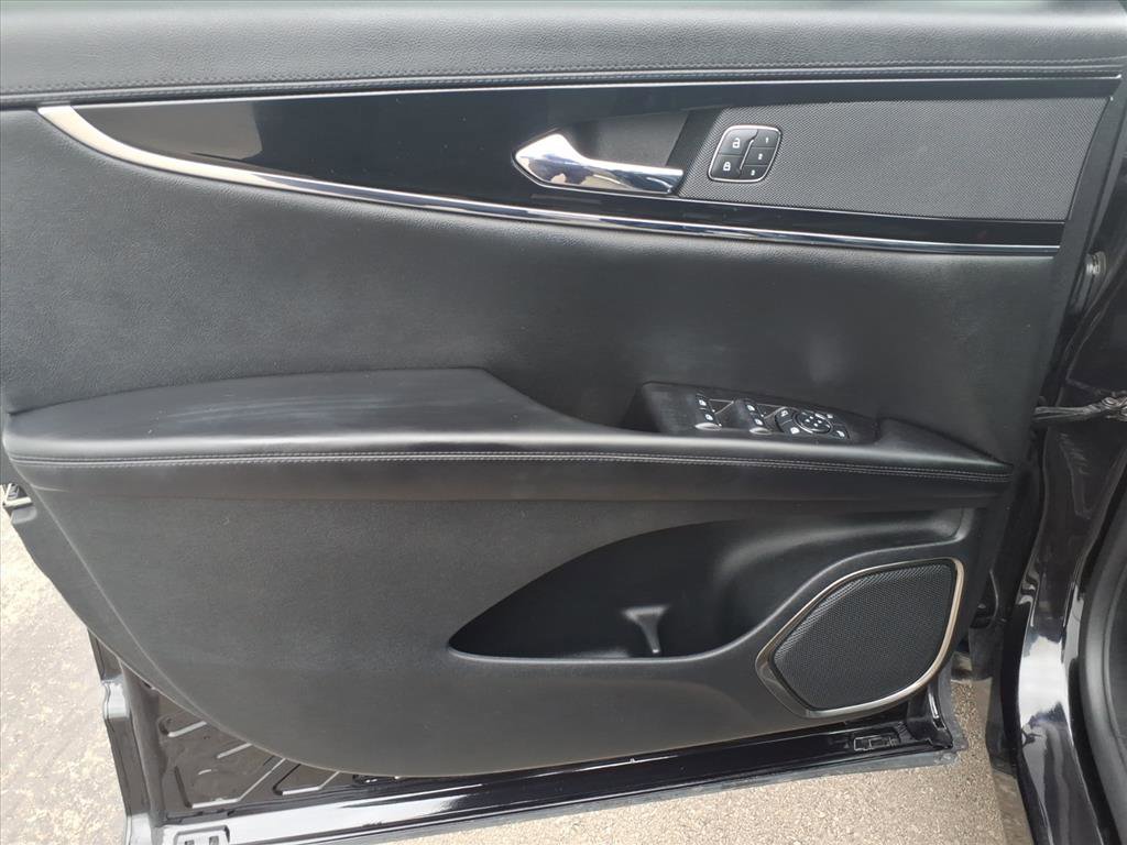 Certified 2023 Lincoln Nautilus Reserve w/ Monochromatic Package image 11