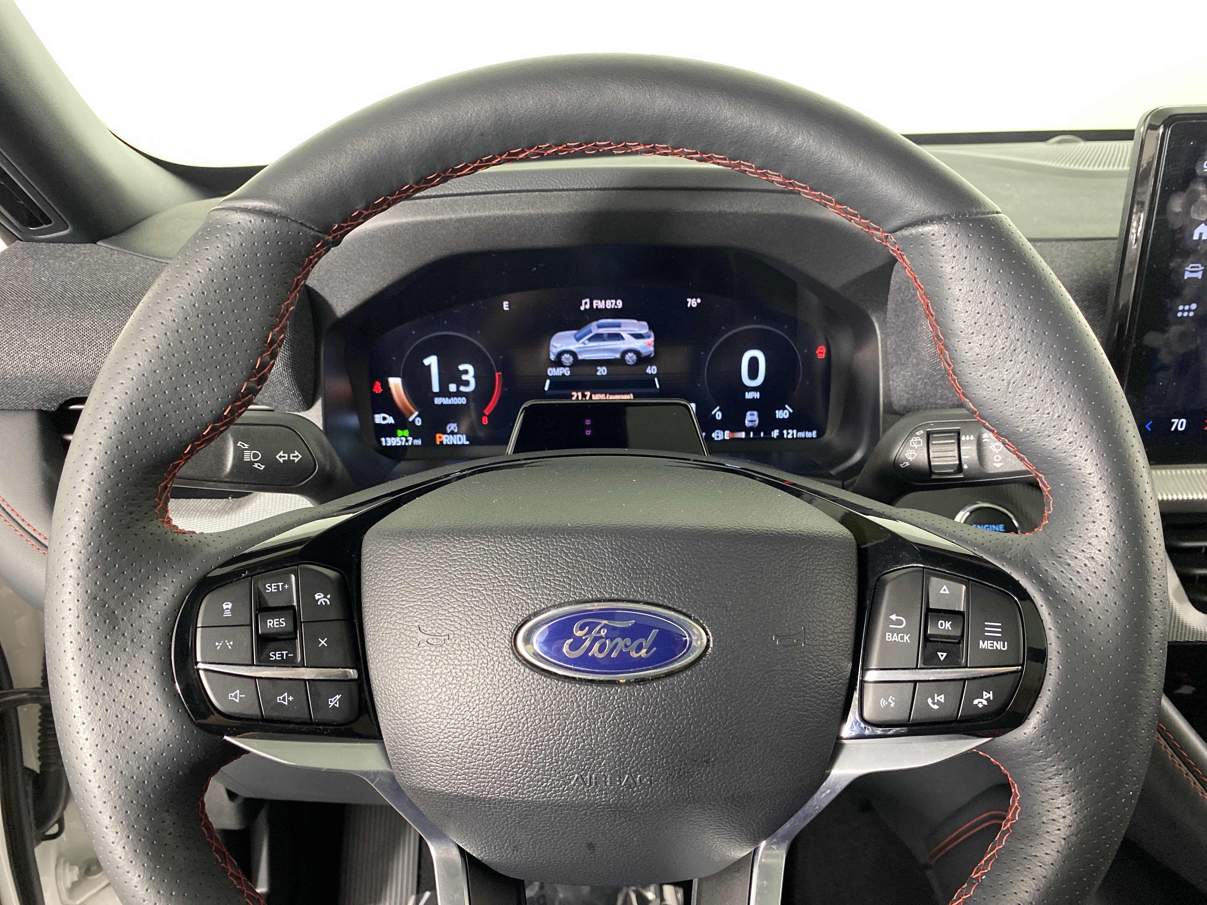 Used 2025 Ford Explorer ST-Line AWD/4WD image 21