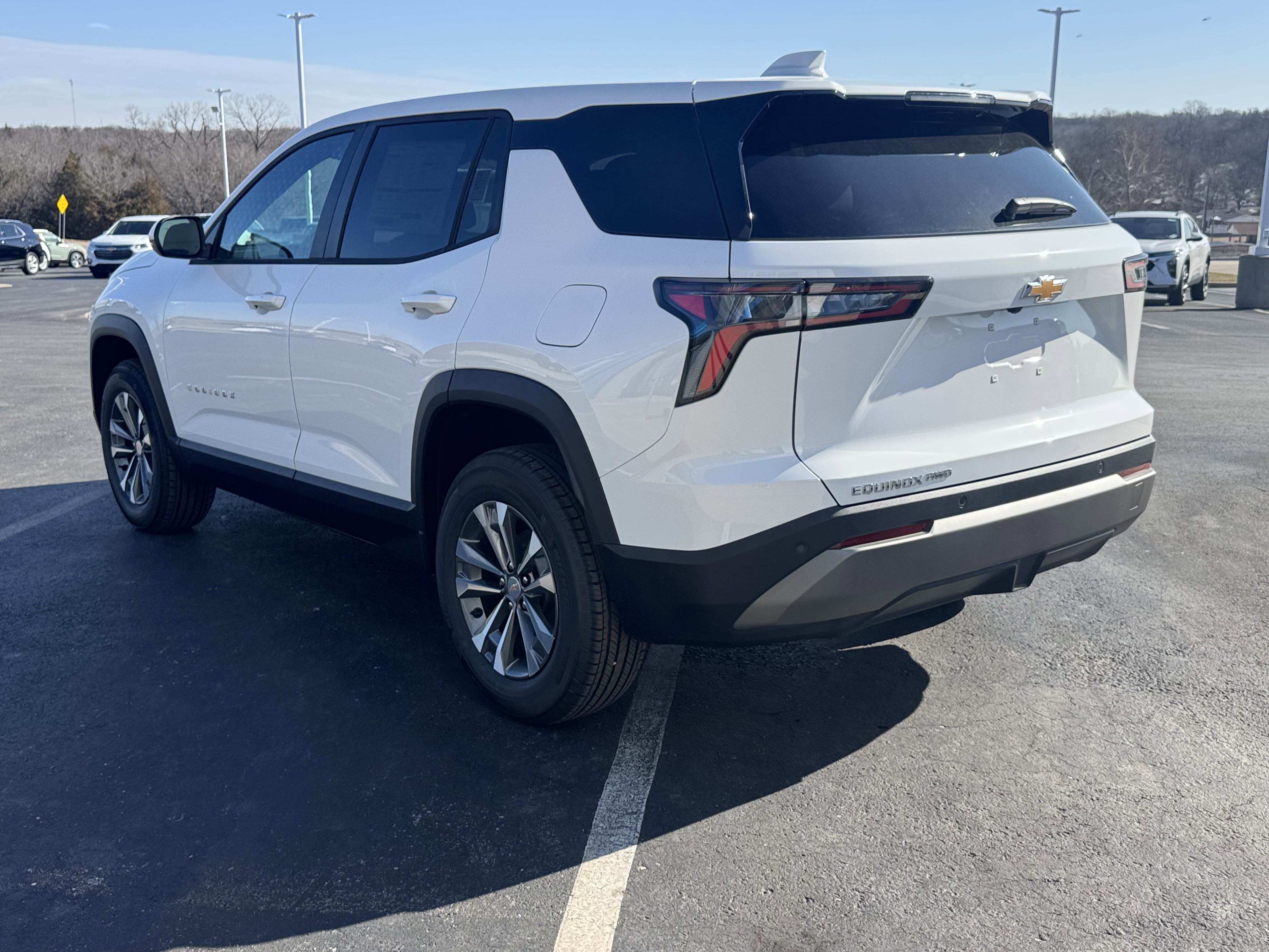 New 2026 Chevrolet Equinox LT w/ Convenience Package II image 3