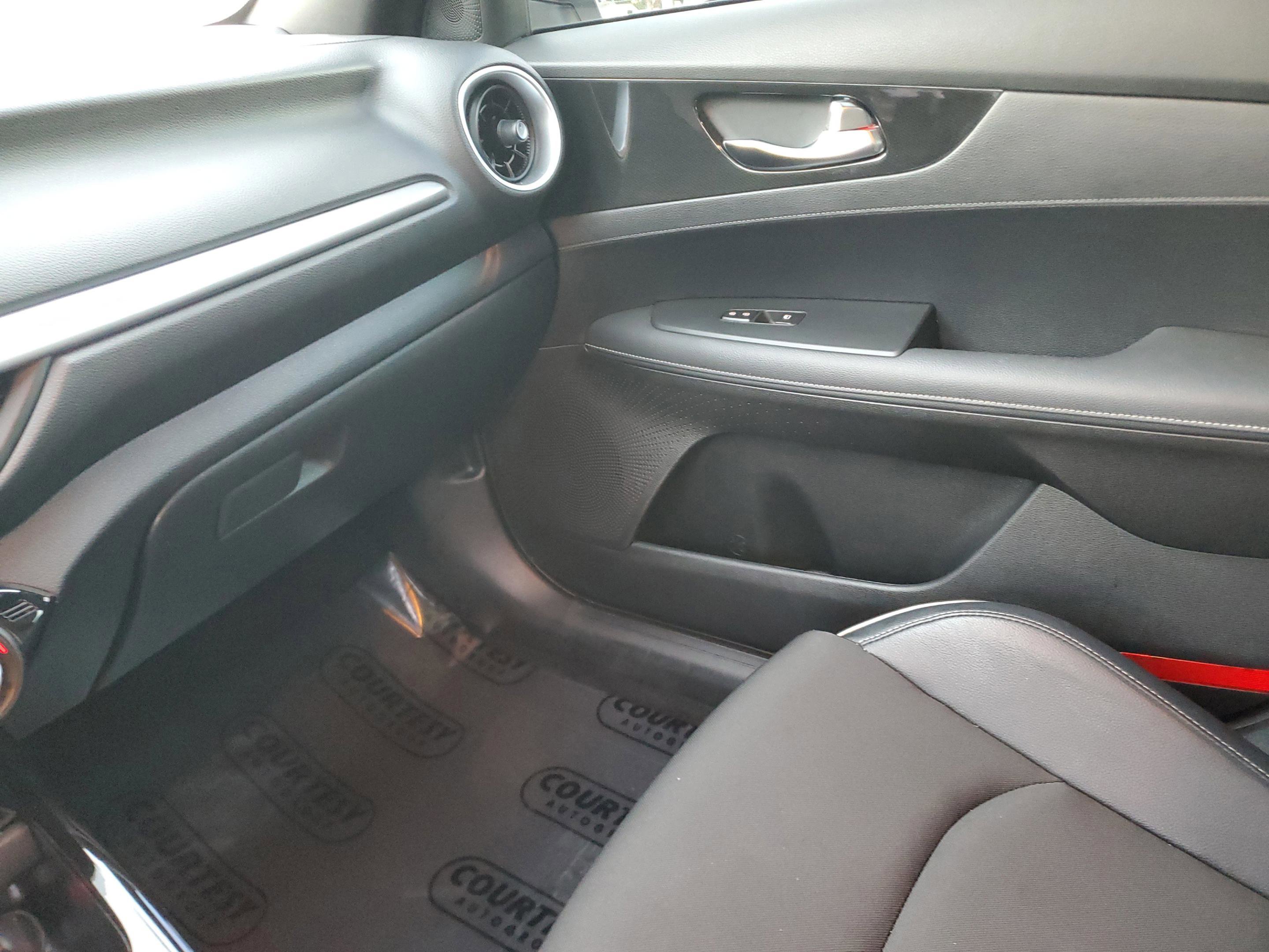 Certified 2024 Kia Forte GT-Line image 27