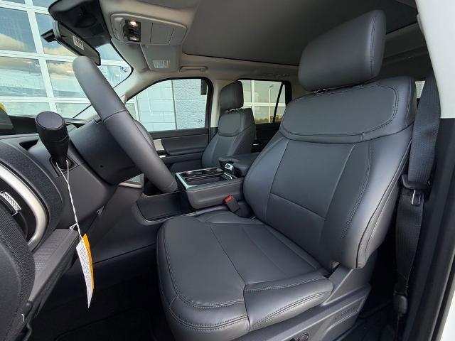 New 2026 Ford Expedition Active image 5