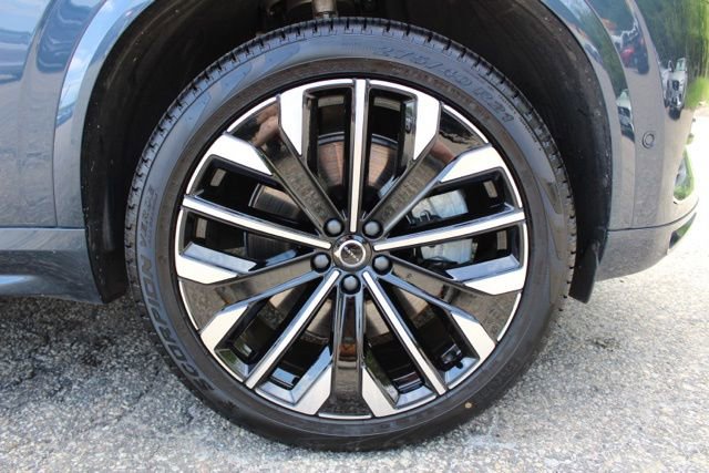 Certified 2024 Volvo XC90 T8 Ultimate w/ Lounge Package AWD/4WD image 13