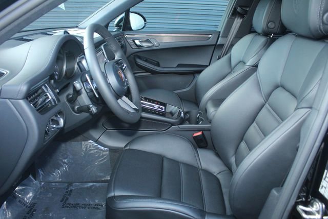 New 2026 Porsche Macan GTS image 5