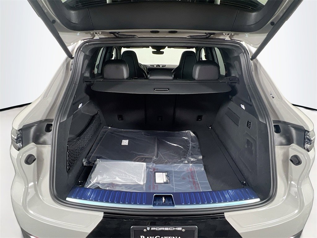 New 2026 Porsche Cayenne GTS image 28
